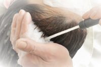Как правильно мыть волосы - Массажируйте свою голову